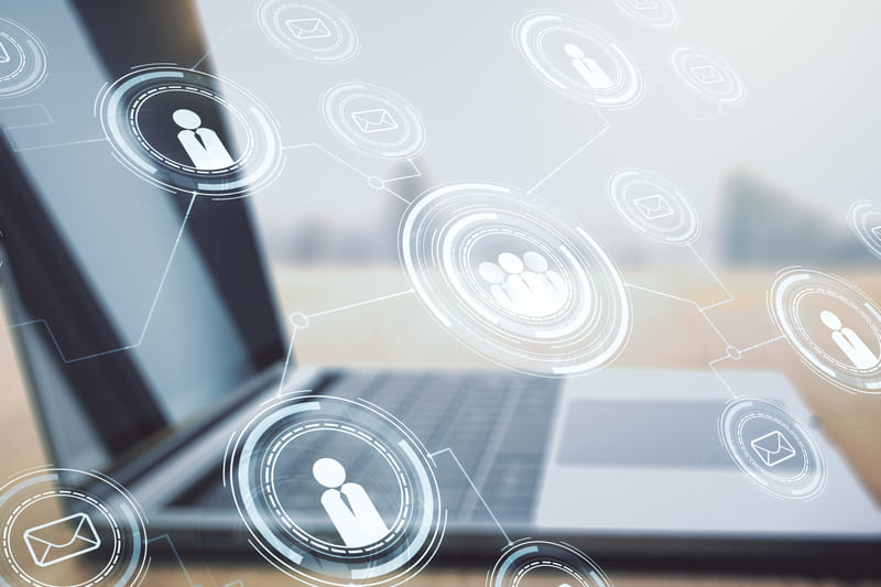 10 Razones Para Implementar Un Chatbot En Tu Página Web. usuarios Usuarios de marketing digital